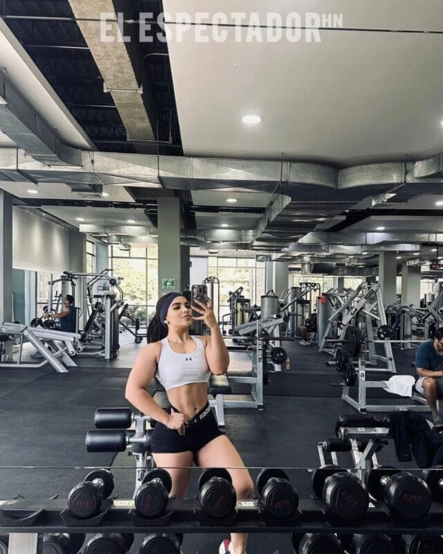 Ester Mendoza