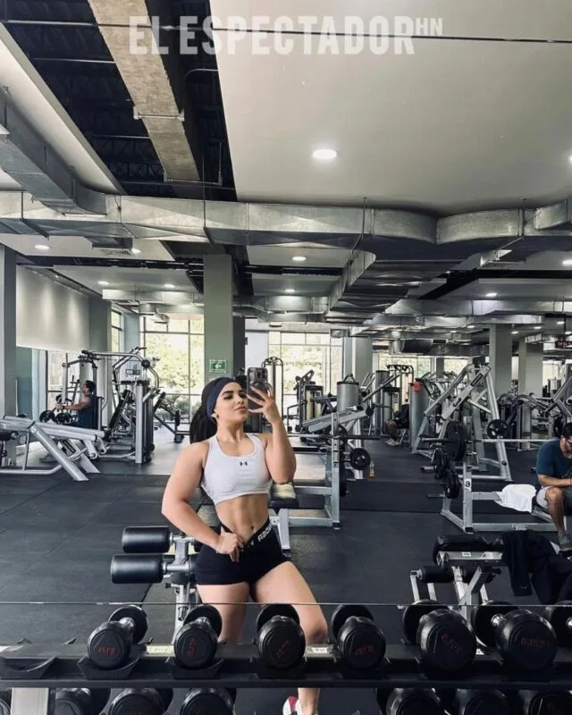 Ester Mendoza