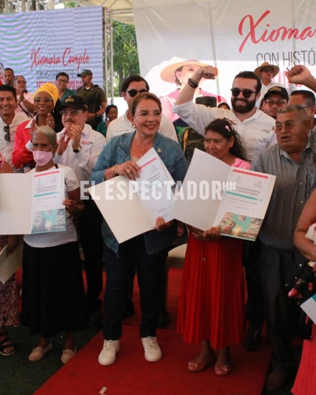 Instituto de la Propiedad entrega títulos a más de mil familias en Orica, Francisco Morazán