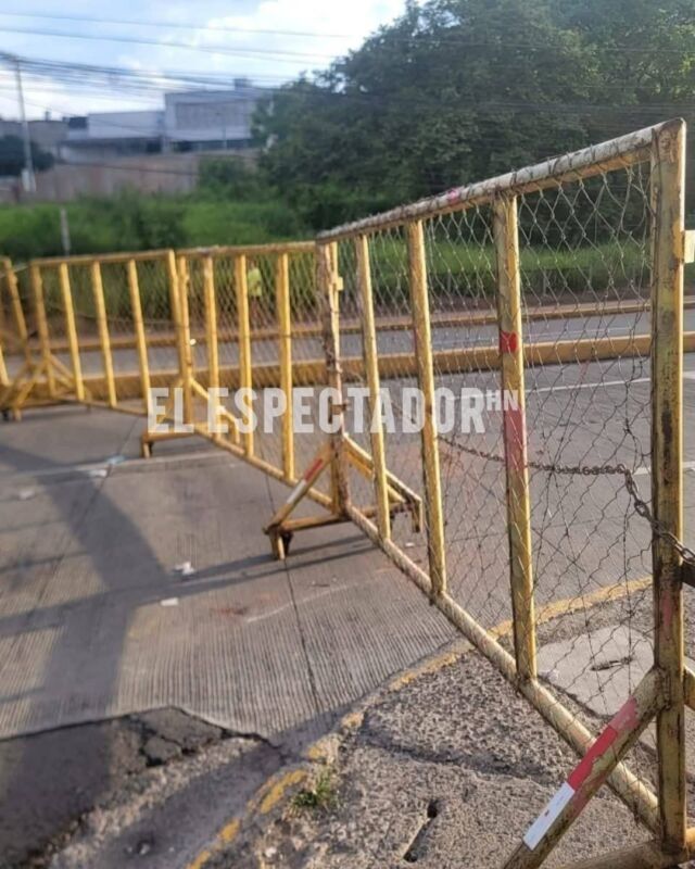 Koriun: Manifestantes protestan en las proximidades de casa presidencial y reportan varias calles cerradas