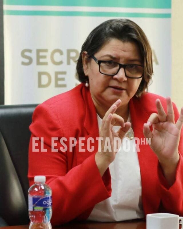 Carla Paredes llama "ignorantes" a quienes critican medidas por casos de covid