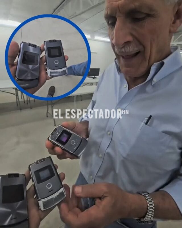 Nasry Asfura presume sus tres celulares de 99,9 dólares cada uno