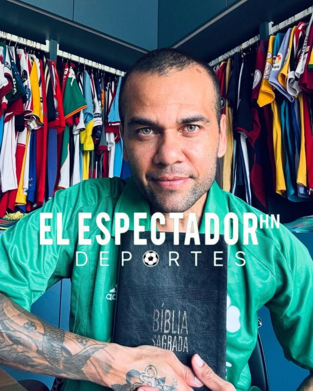 Dani Alves comparte su nuevo camino de fe cristiana en redes sociales