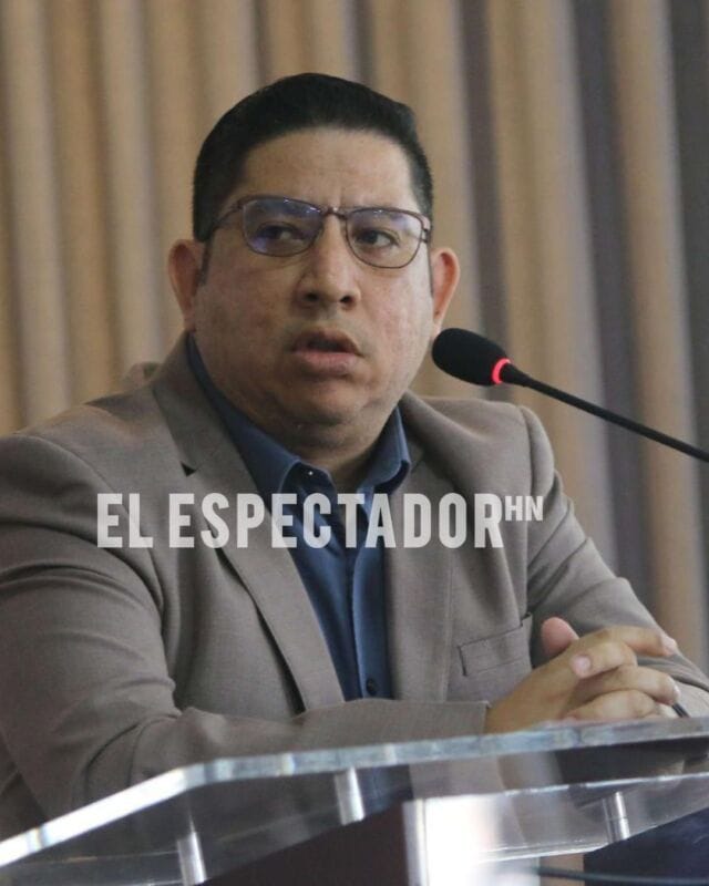 Erick Tejada politiza inauguración de proyecto energético en Villanueva, Cortés