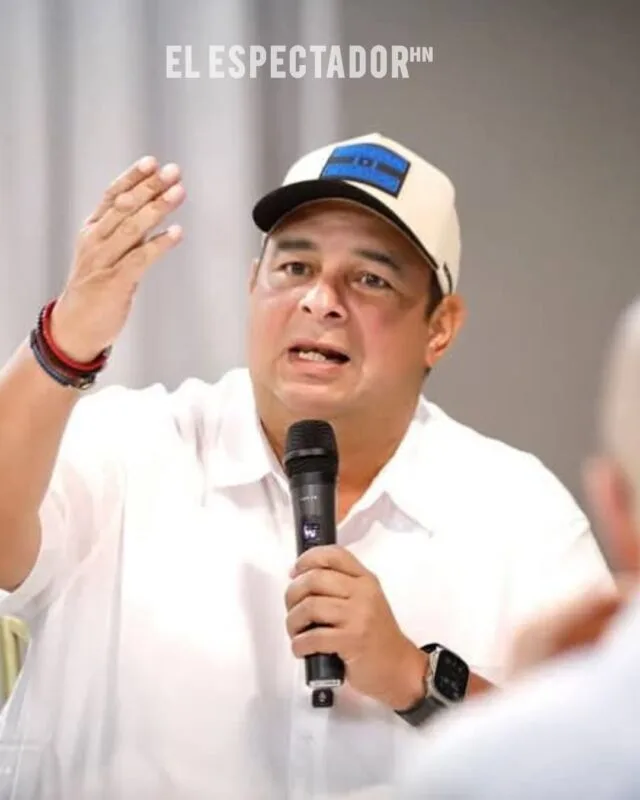 Jorge Aldana presenta plan de desarrollo a la junta directiva de la CCIT