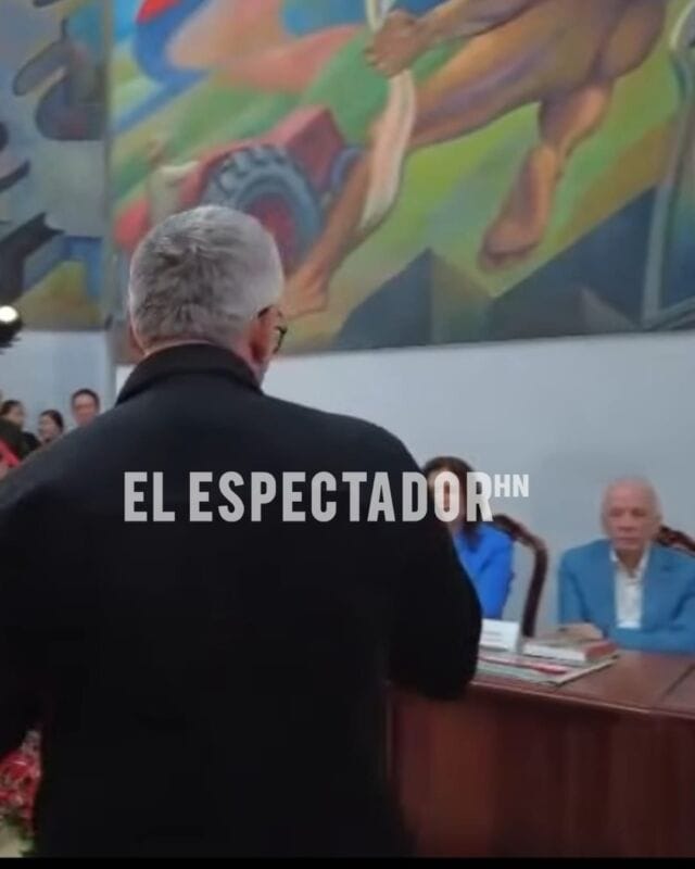 Álex Palencia denuncia falta de refundación cultural en Honduras