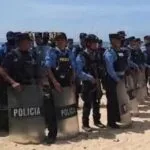 Garífunas protestan en Cayos Cochinos contra reality español por riesgo a tortugas carey