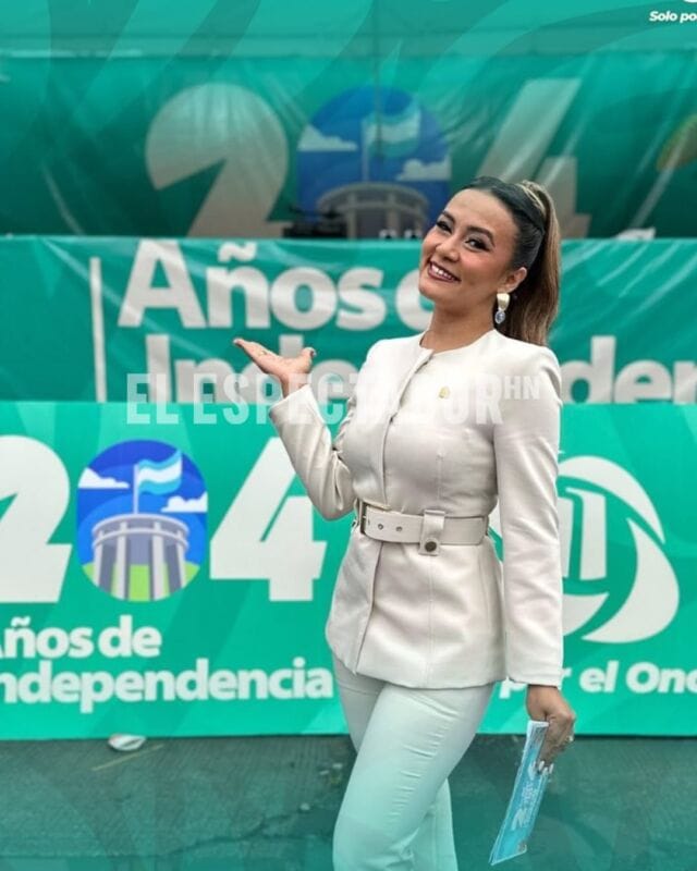 Presentadoras y periodistas hondureñas deslumbran con elegancia en el 204 Aniversario de Independencia