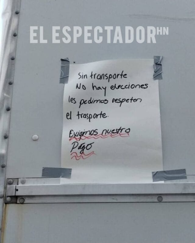 Empresas de transporte protestan frente al CNE por deuda de 64 millones de lempiras
