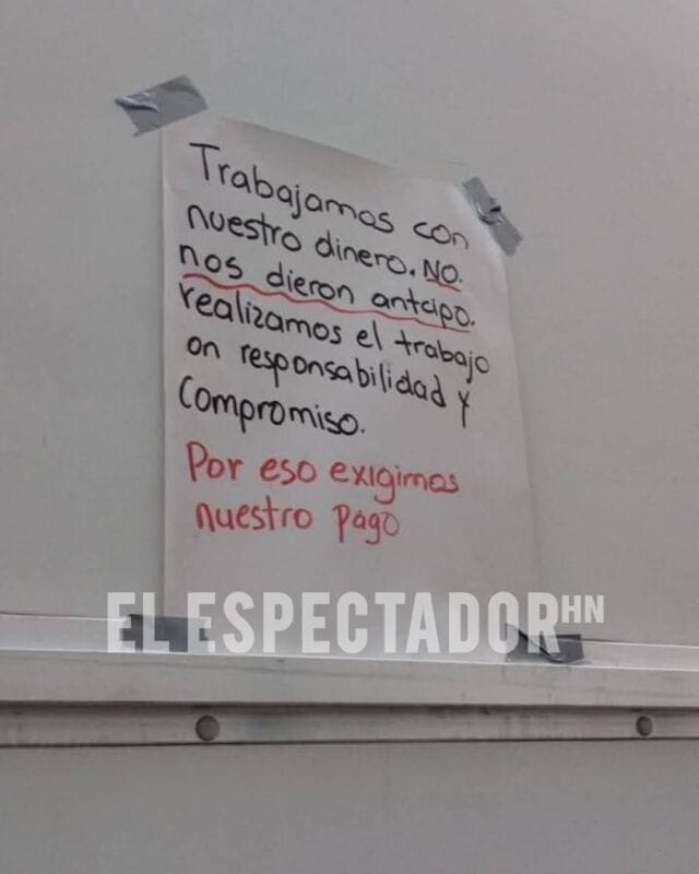 Empresas de transporte protestan frente al CNE por deuda de 64 millones de lempiras