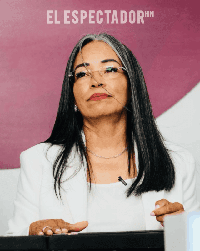 Gabriela Castellanos durante su mensaje sobre transparencia electoral.