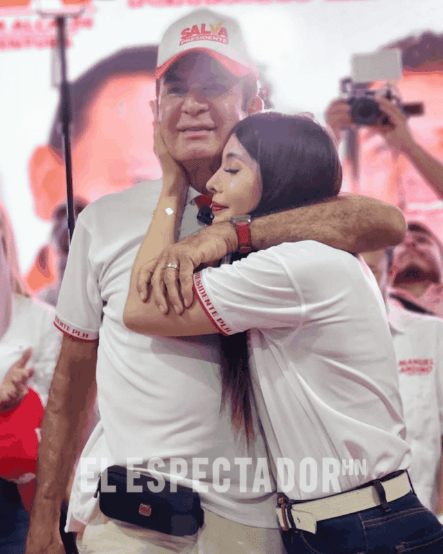 Fotografía romántica de Iroshka Elvir y Salvador Nasralla en Instagram