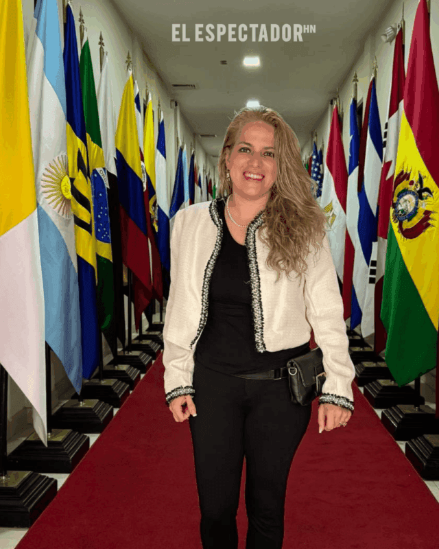 Mayra - 2025-12-12T224043 Mayra - 2025-12-12T224043