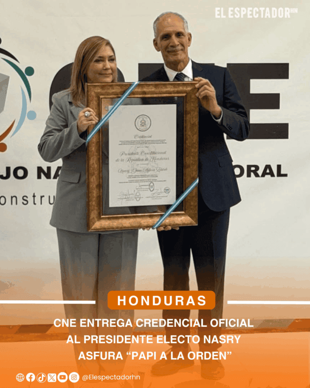 CNE entrega credencial oficial al presidente electo Nasry Asfura “Papi a la Orden”