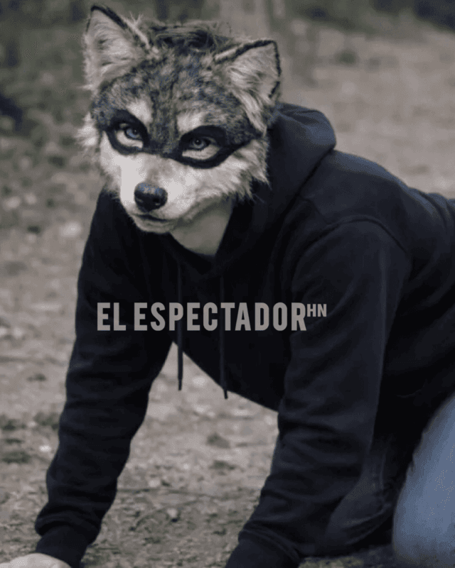 dos mujeres Therians en plena vía pública en Uruguay