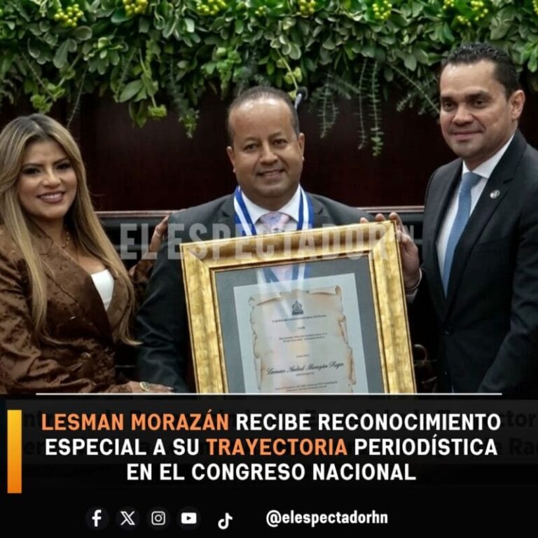 Lesman Morazán recibe reconocimiento especial a su trayectoria periodística en el Congreso Nacional
